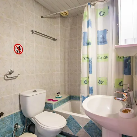 Giota's Apartament Karpatos